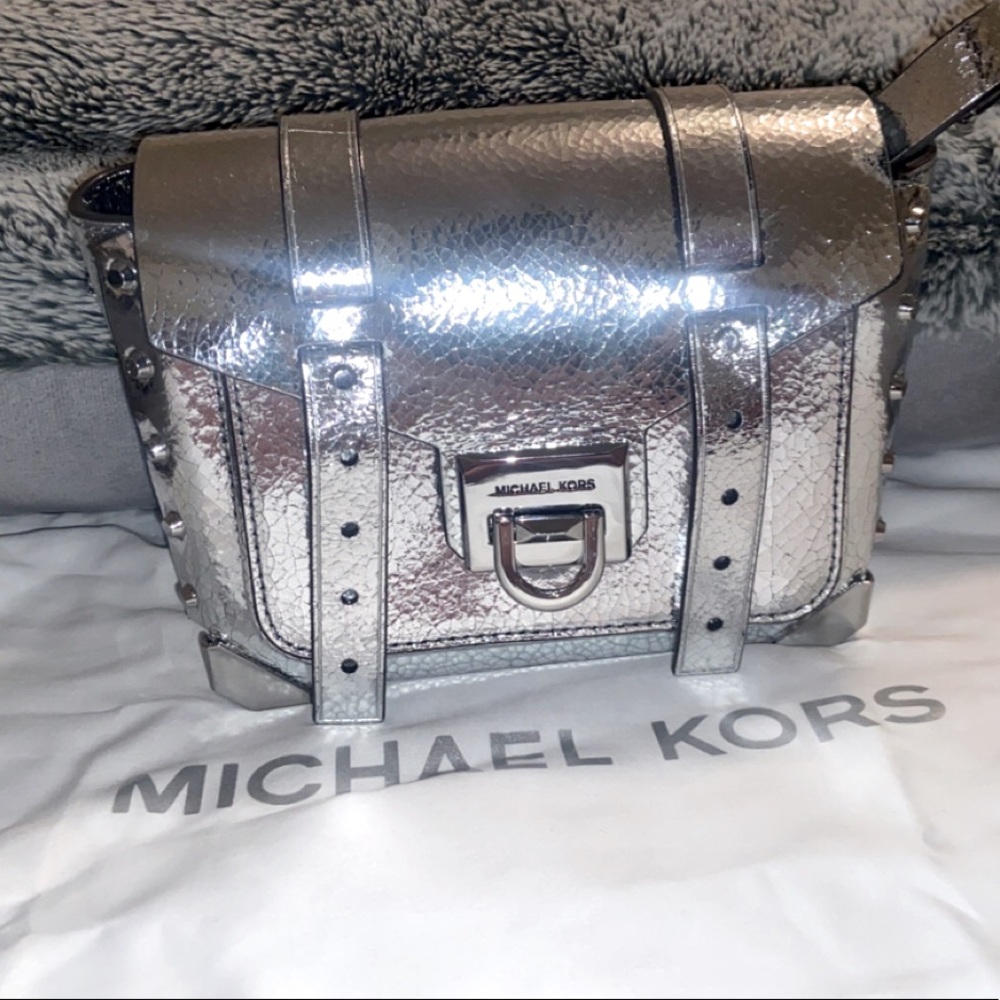 Michael Kors Manhattan Medium Silver Leather Top Handle School Satchel Handbag